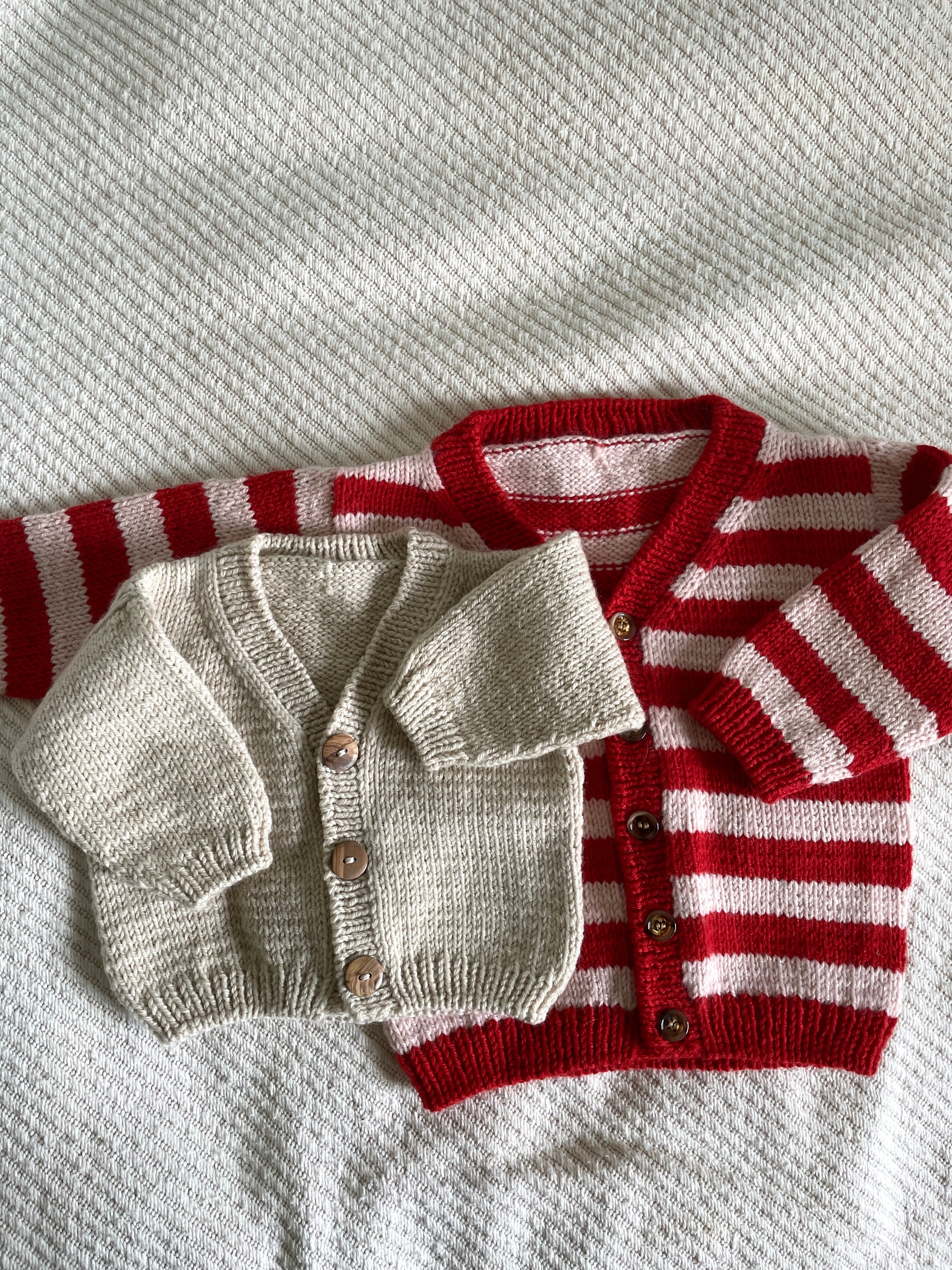 Little Alvi cardigan (ENG)